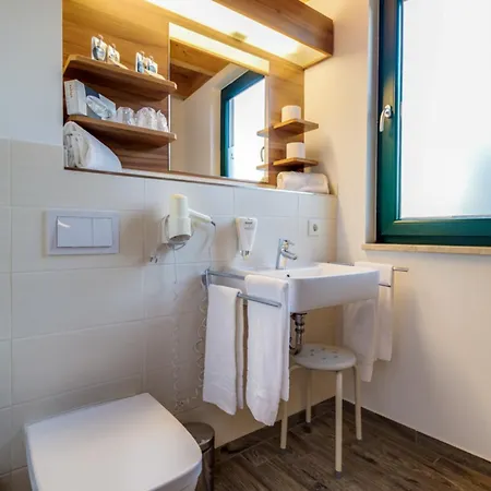 Lagovida Hafenhaus E Am Stoermthaler Grosspoesna